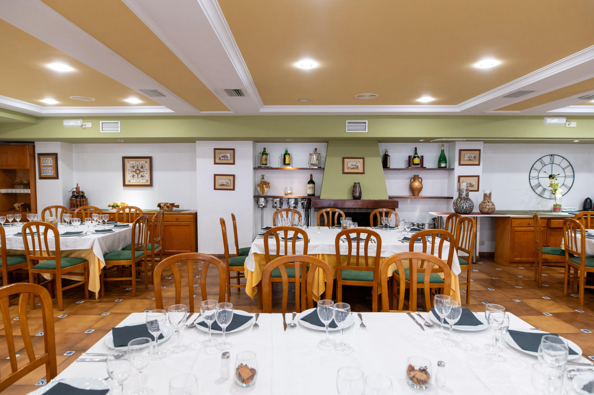 Sala del restaurante del Hotel Rey Don Jaime